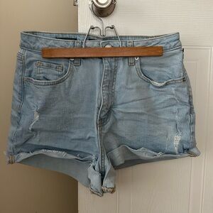 Women’s Light Wash Jean Shorts